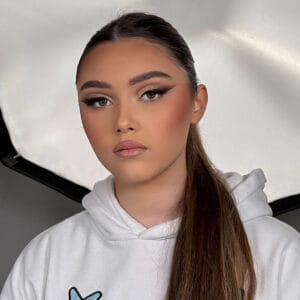 Suptilna elegancija - Meki semi cut crease sa blendanim eyelinerom